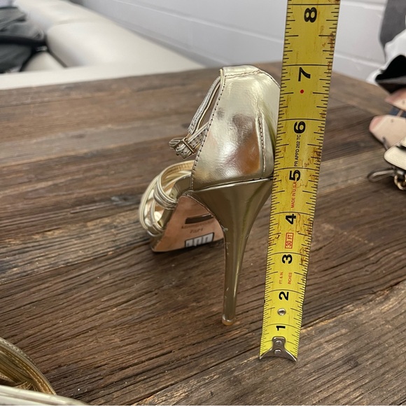 BADGLEY MISCHKA Women's Formal Gold Metallic Strappy High Heels Size 7.5M - Picture 7 of 10